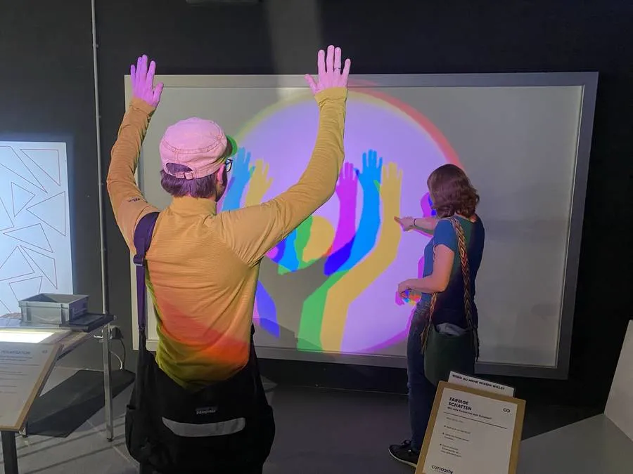Farbige Schatten, Exponat im Pop-up Science Center