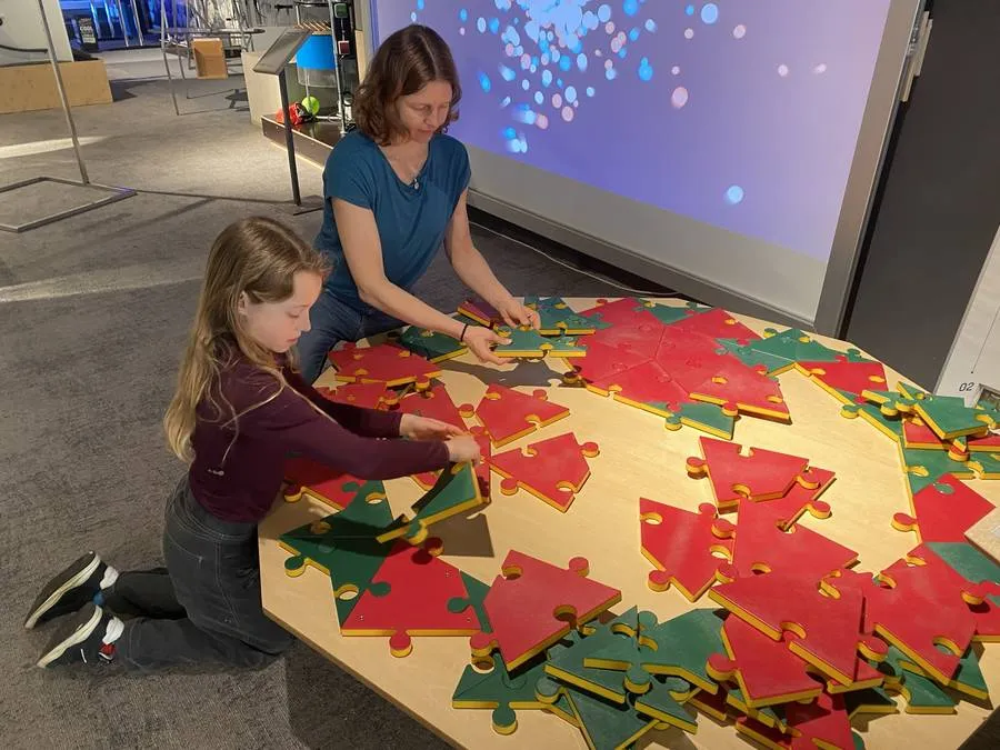 Penrose-Puzzle, Exponat im Pop-up Science Center