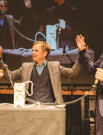 Naturphänomene machen Spaß – von Bach, Bläsern und einem Becher bewiesen