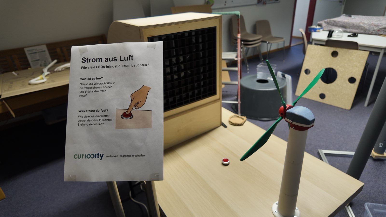 Prototyp Windkraftanlage-Exponat der Studierenden der HSWT.