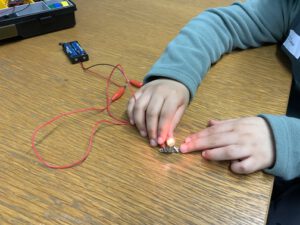 Mehr über den Artikel erfahren Wissenschafts-Wirbel in der MINT Garage im Februar