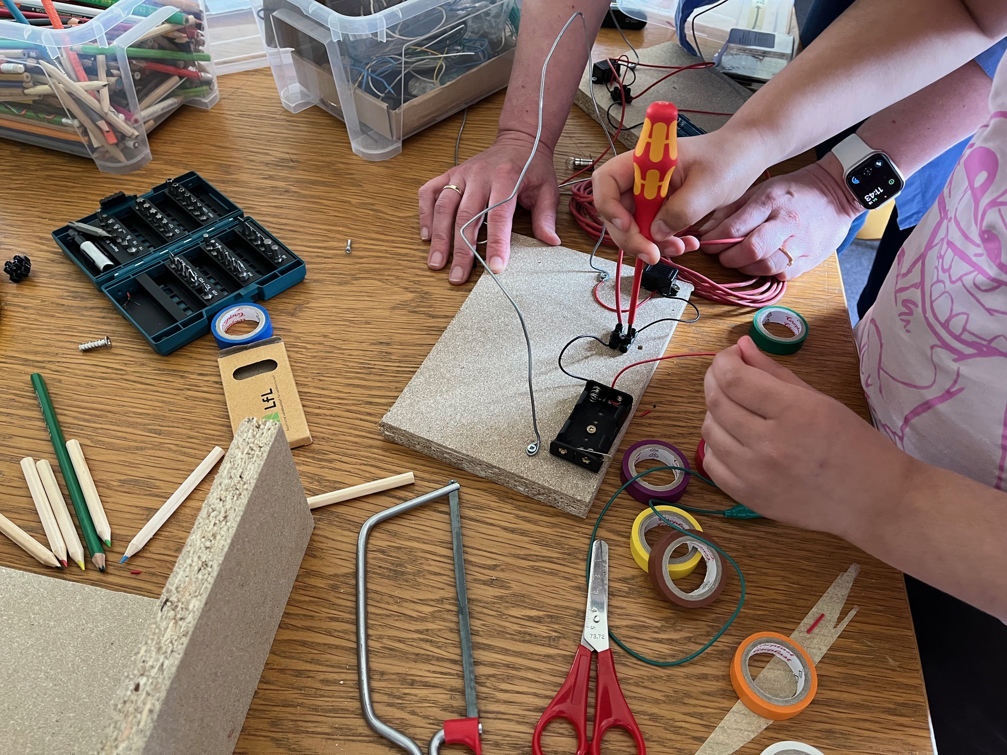 MINT Garage Freising im April: 3 Workshops für Kids zwischen 8 und 14 Jahren