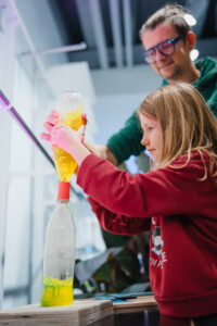 curiocity Pop-up Münchner Wissenschaftstage Flaschentornado